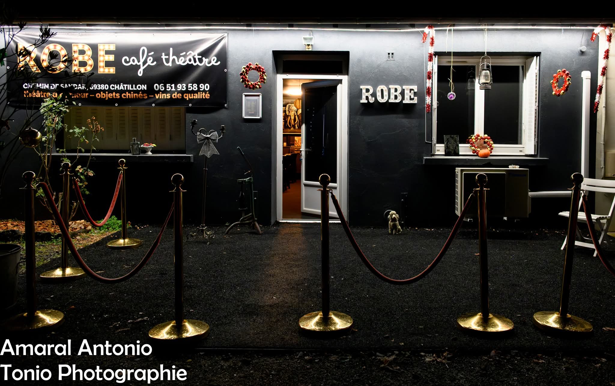 Façade du Robe Café-Théâtre